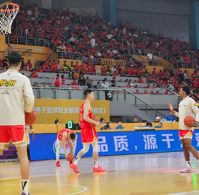 河床主场优势明显，球迷期待逆转奇迹的简单介绍