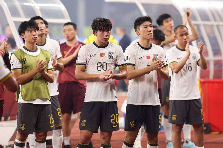 阿尔希拉尔防线稳固，力拼西悉尼流浪者全力拿分的简单介绍