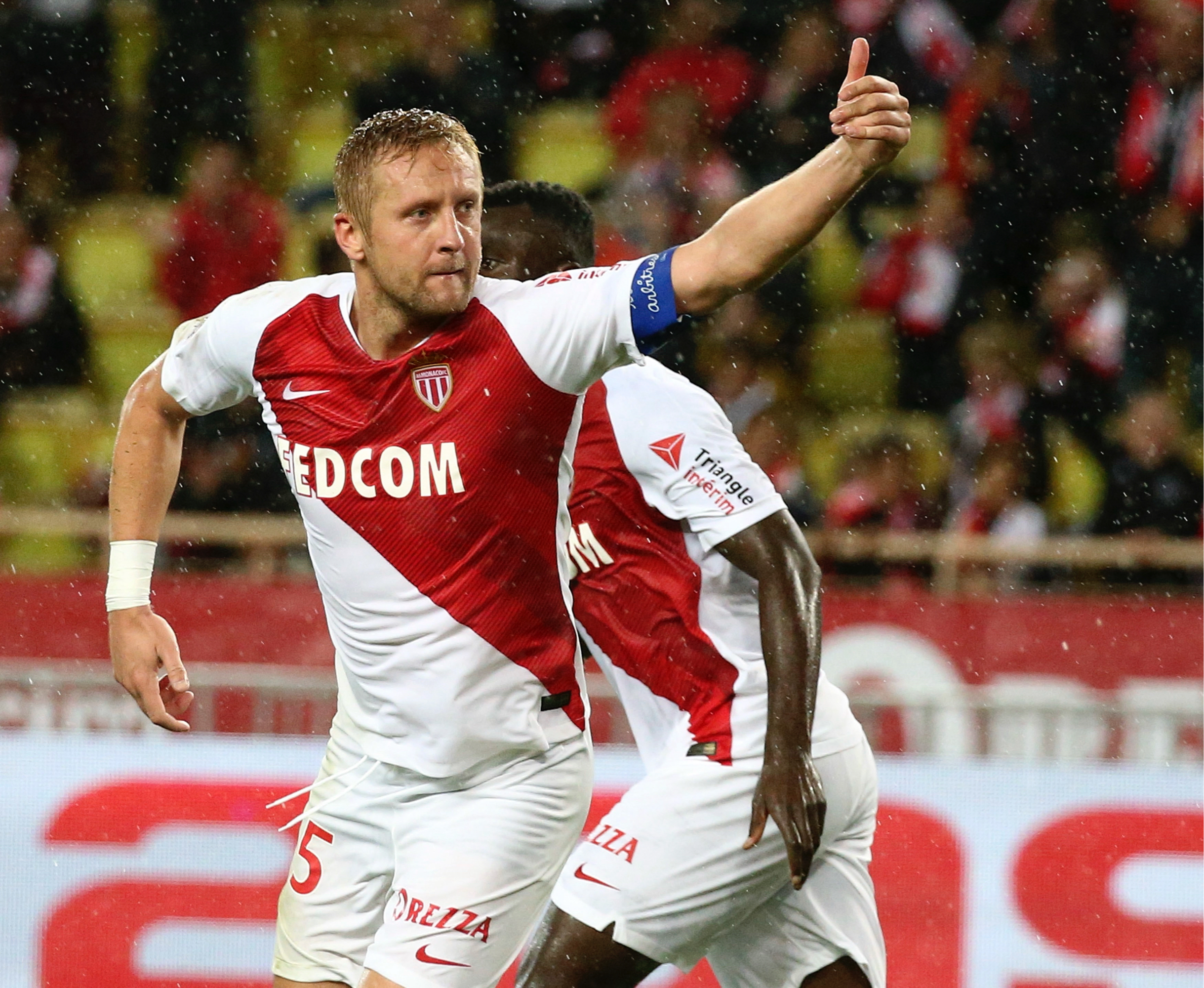 华体会官网-摩纳哥球员防守坚固，攻击火力全开的简单介绍