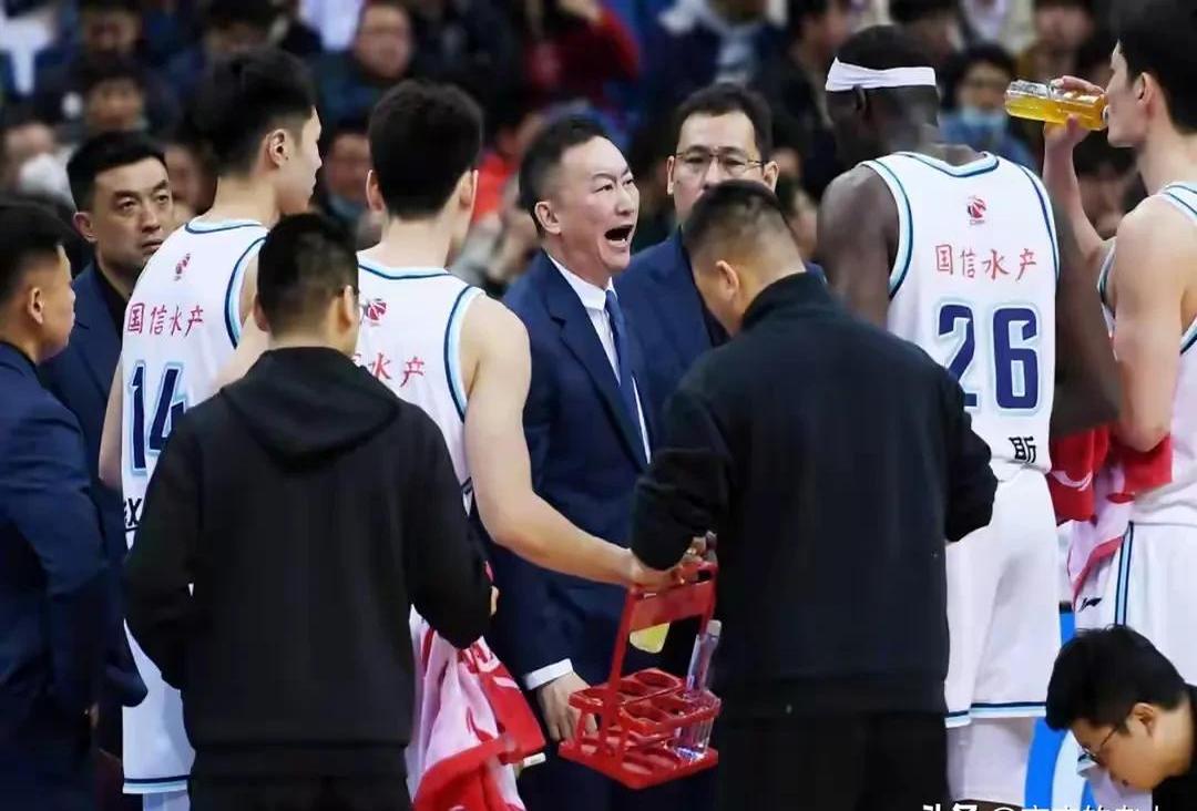 关于辽宁客场不敌青岛，遭遇两连败，状态下滑的信息