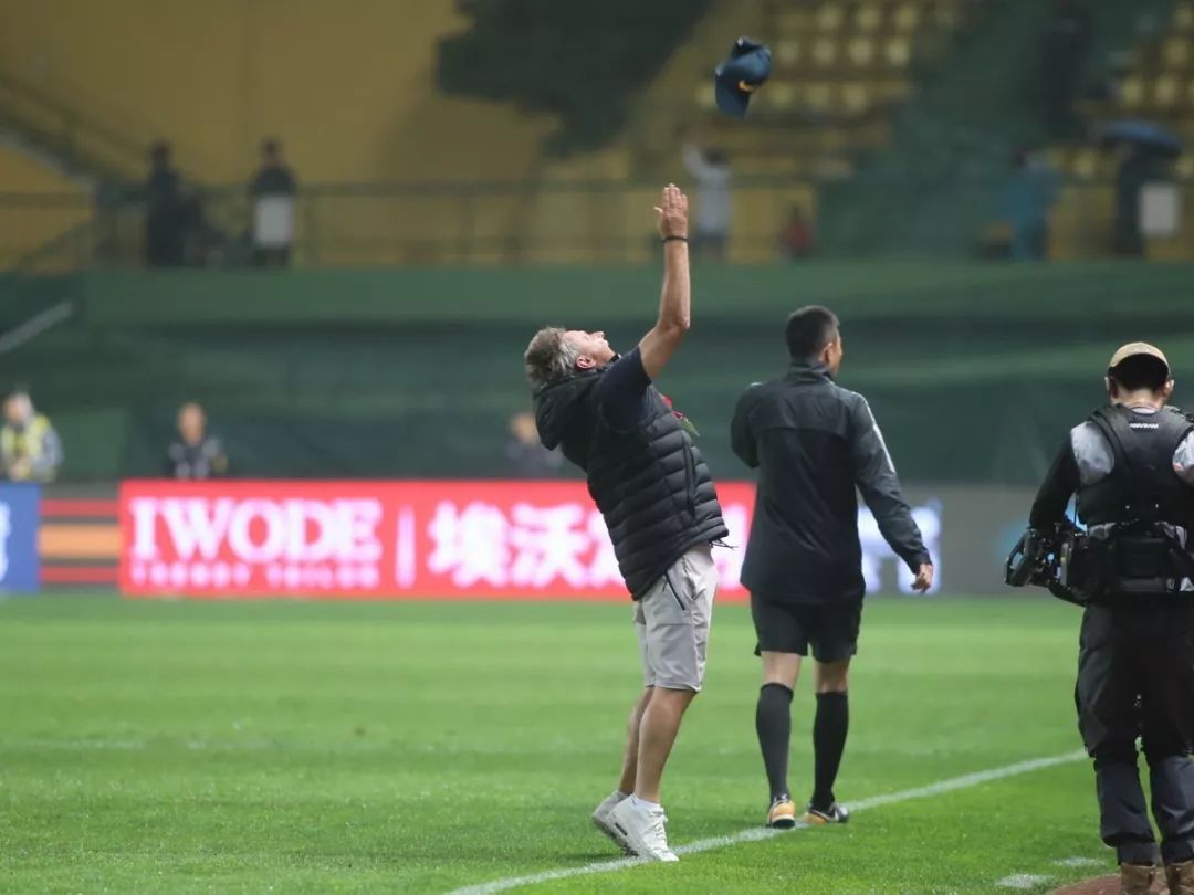 华体会在线登录-包含惊险对抗！广州富力全力以赴的词条