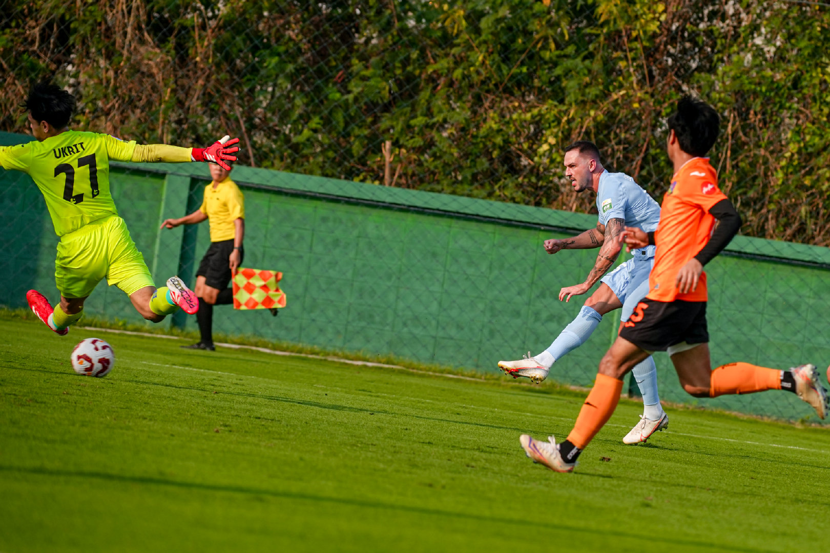 华体会官网app-足球壮观比赛，球迷激情高涨