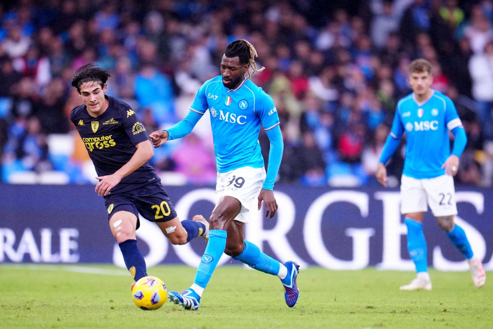 华体会馆-包含那不勒斯遭遇比分惨败，陷入低谷的词条