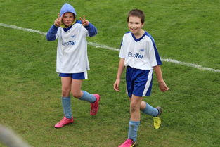 华体会在线-纽卡斯尔主场连进四球，主教练高兴莫名