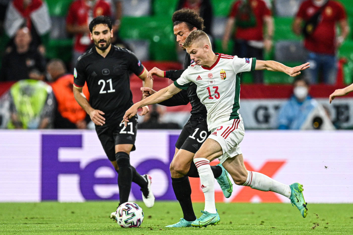 匈牙利球员在国际赛场上实现精彩逆转的简单介绍