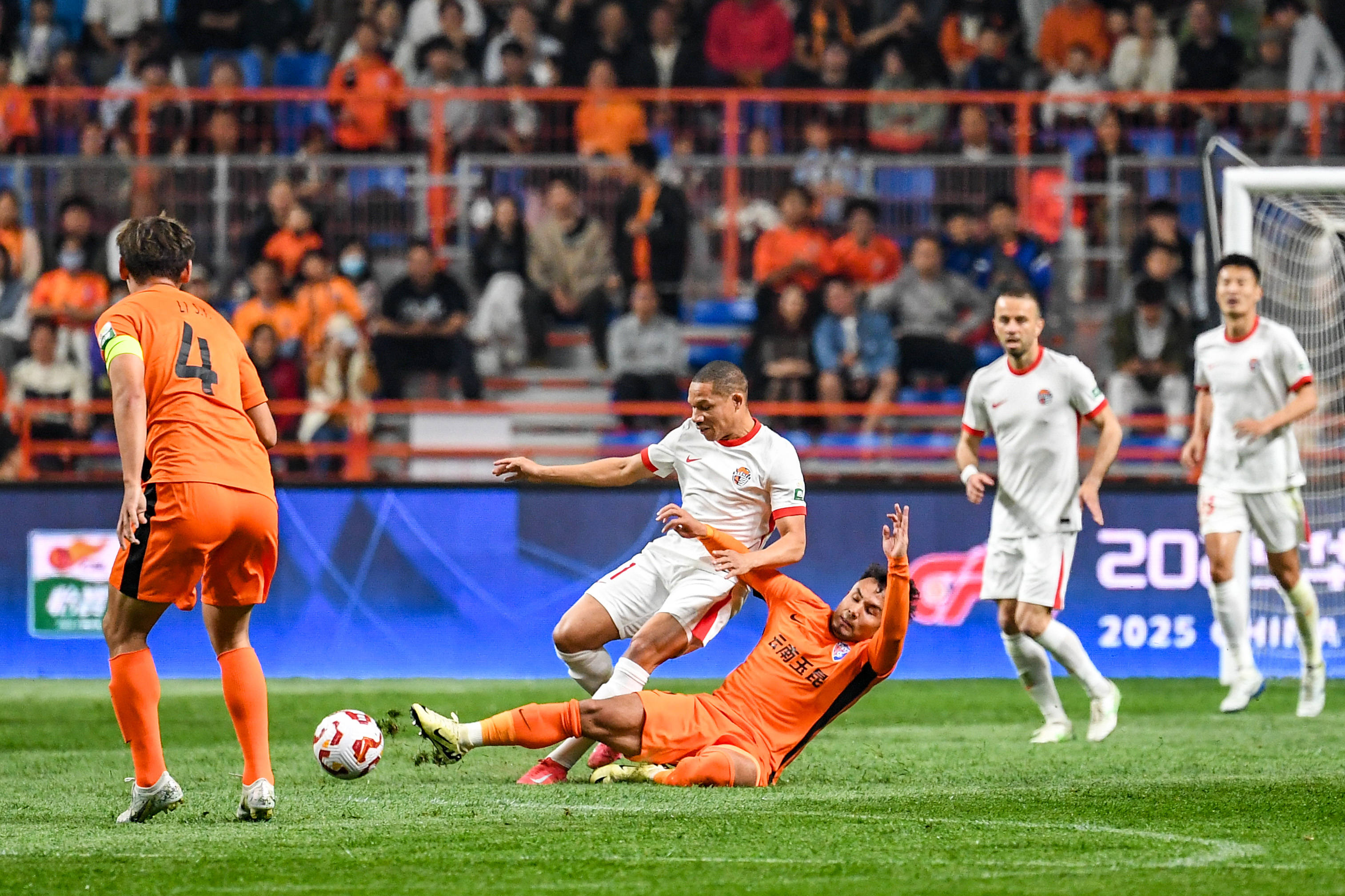 华体会下载-中超球员技术娴熟，壮观比赛轮番上演的简单介绍