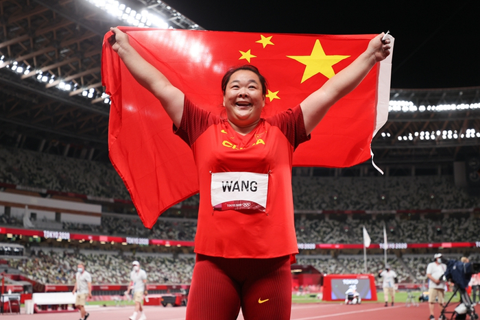 华体会馆-日本射箭选手突破自己最佳成绩，登上领奖台