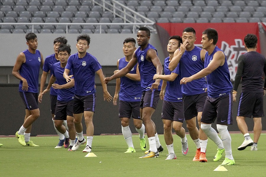 华体会课程-泰达队员接受采访谈比赛感受的简单介绍