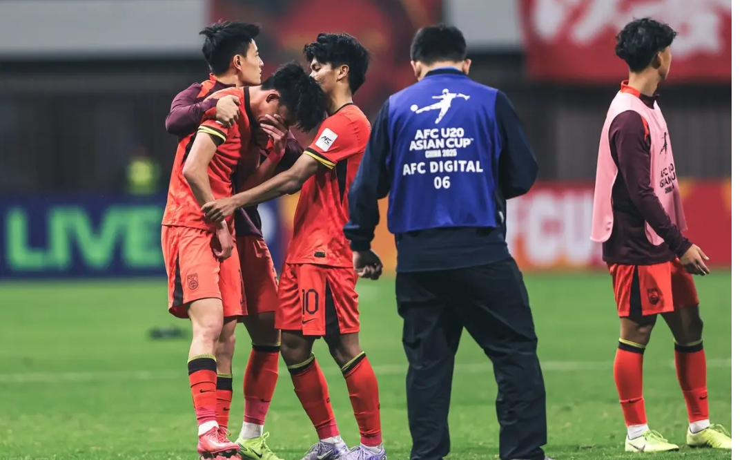 华体会网页版登录入口-主场失利拖后腿！豪门球队遭遇困境的简单介绍