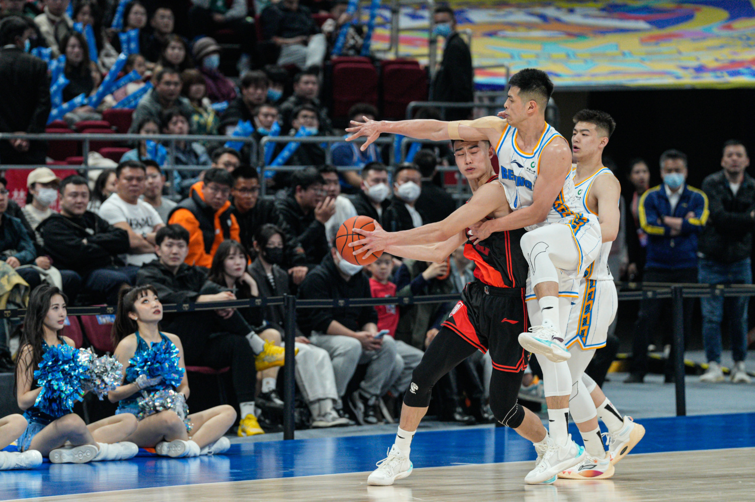 包含北京队在场上展现出色表现，引人注目的词条